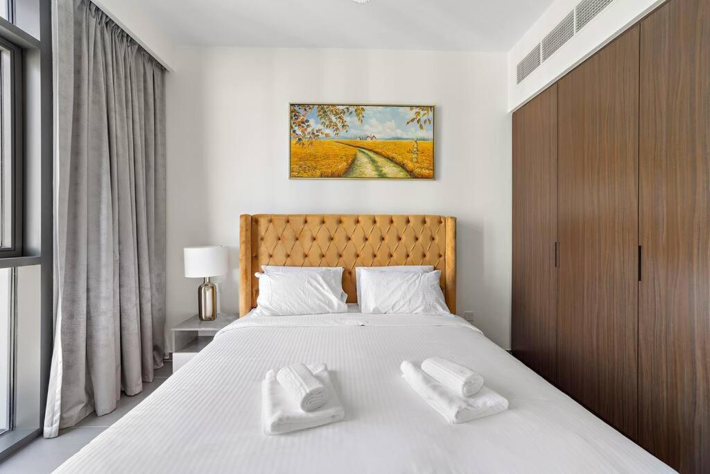 Stylish 1 Bedroom High Floor In Creek Edge Apartment Dubai